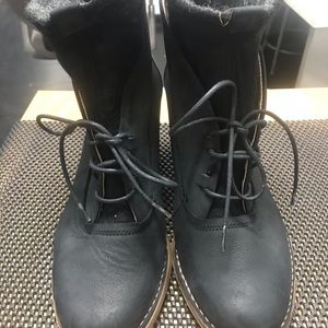 El naturalists black ladies booties